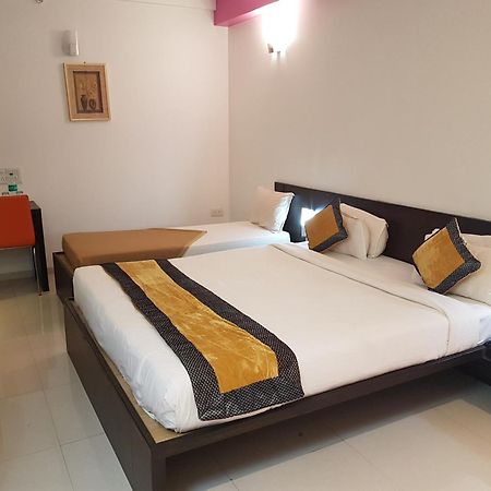 Hotel Golden View Shirdi Dış mekan fotoğraf