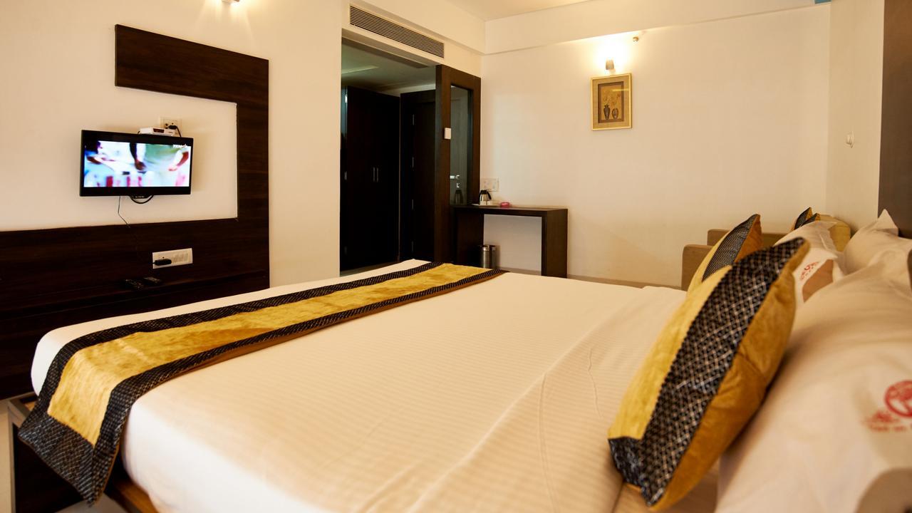 Hotel Golden View Shirdi Dış mekan fotoğraf