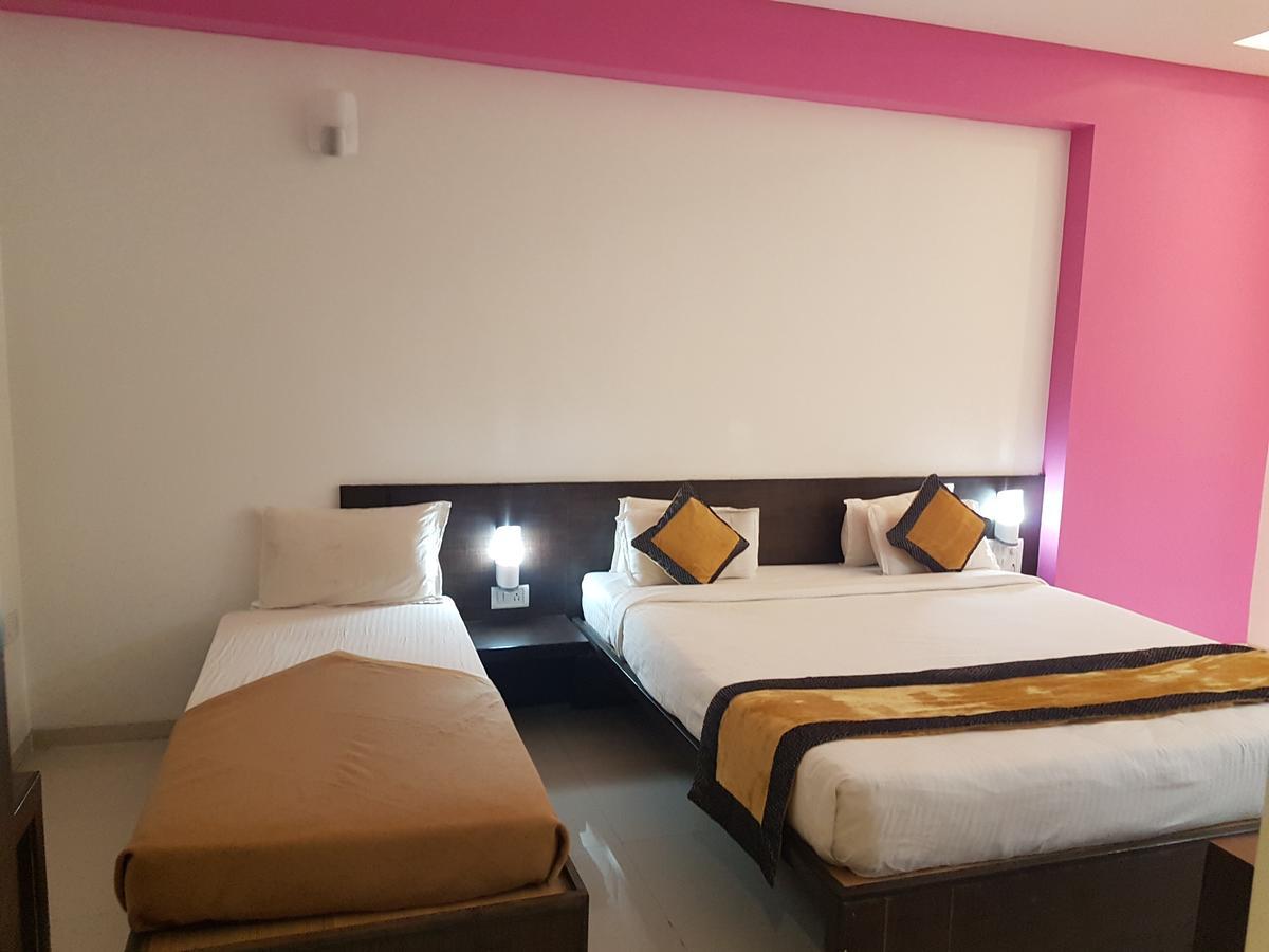 Hotel Golden View Shirdi Dış mekan fotoğraf